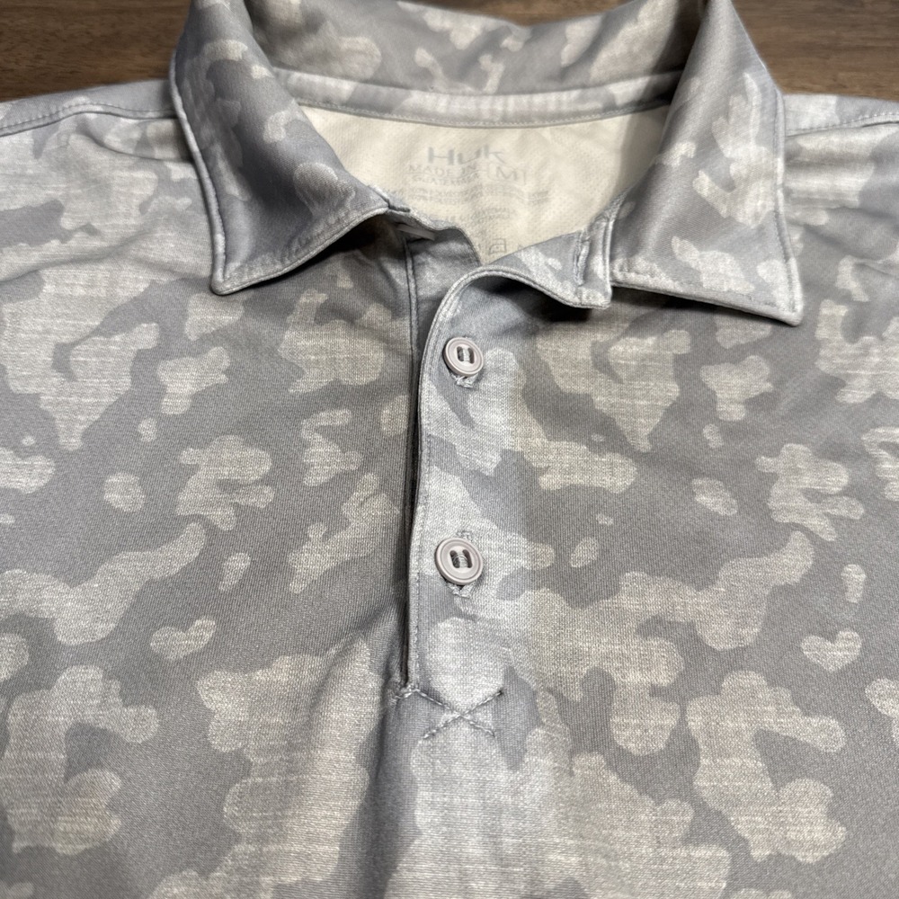 Huk Polo Shirt Mens Medium Gray Camo‎ Performance Fishing Golf Outdoor